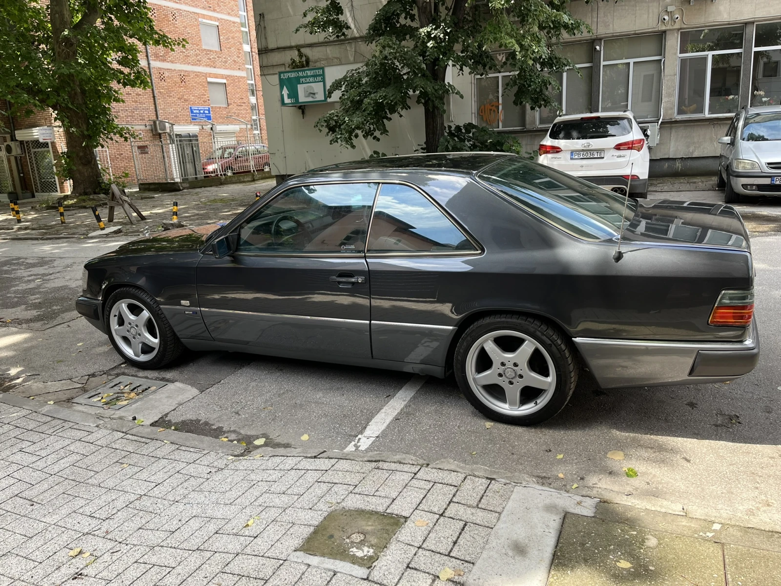 Mercedes-Benz 124 200CE, снимка 7 - Автомобили и джипове - 54663605