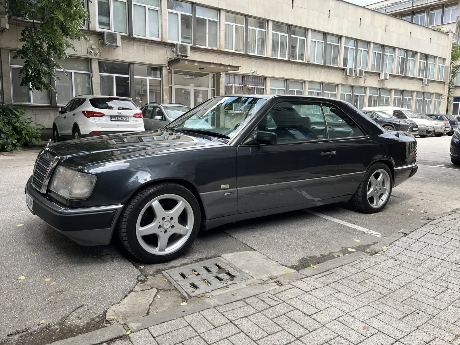Mercedes-Benz 124 200CE, снимка 8 - Автомобили и джипове - 54663605