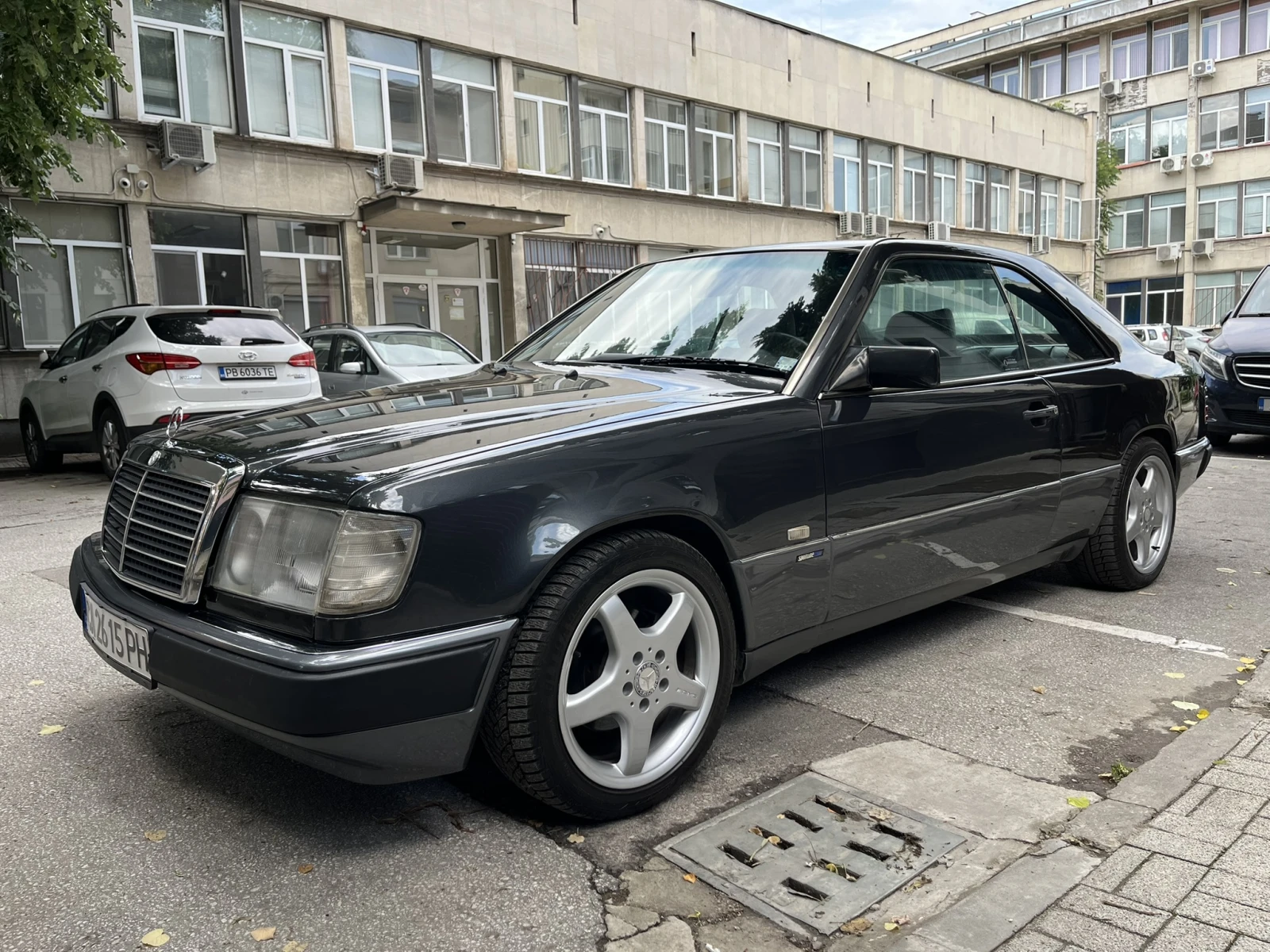 Mercedes-Benz 124 200CE, снимка 9 - Автомобили и джипове - 54663605