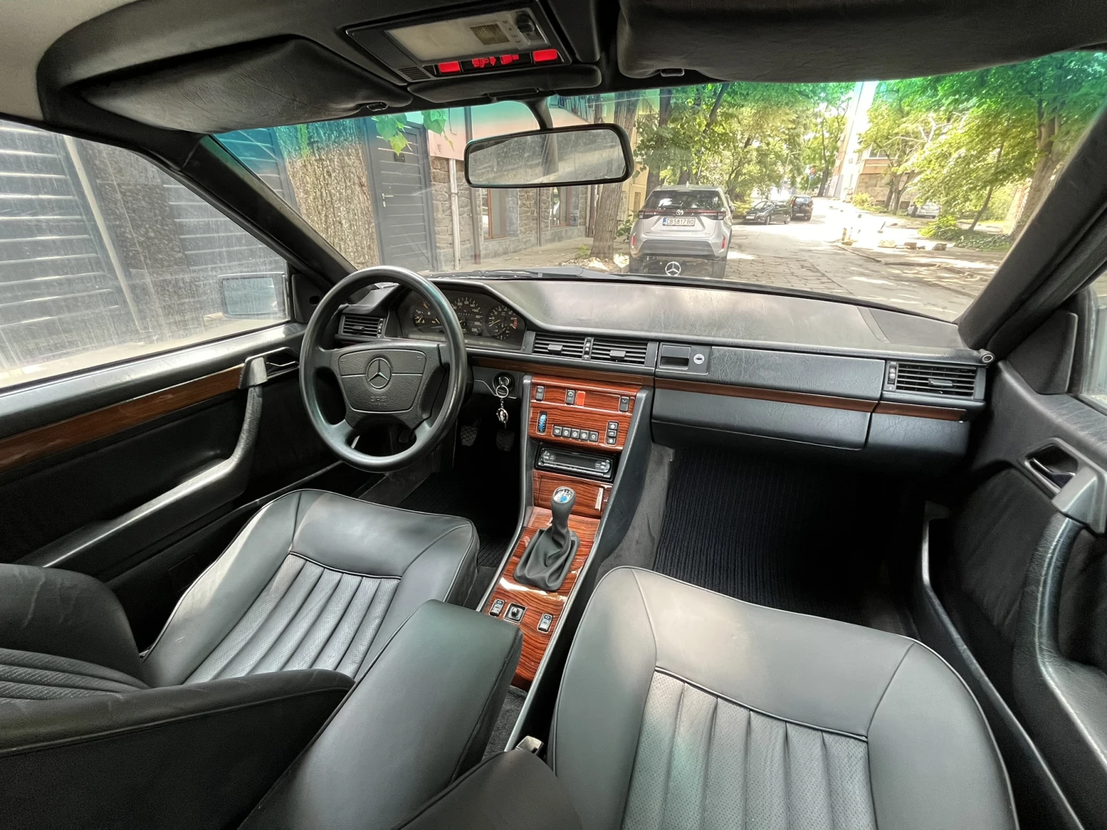 Mercedes-Benz 124 200CE, снимка 14 - Автомобили и джипове - 54663605