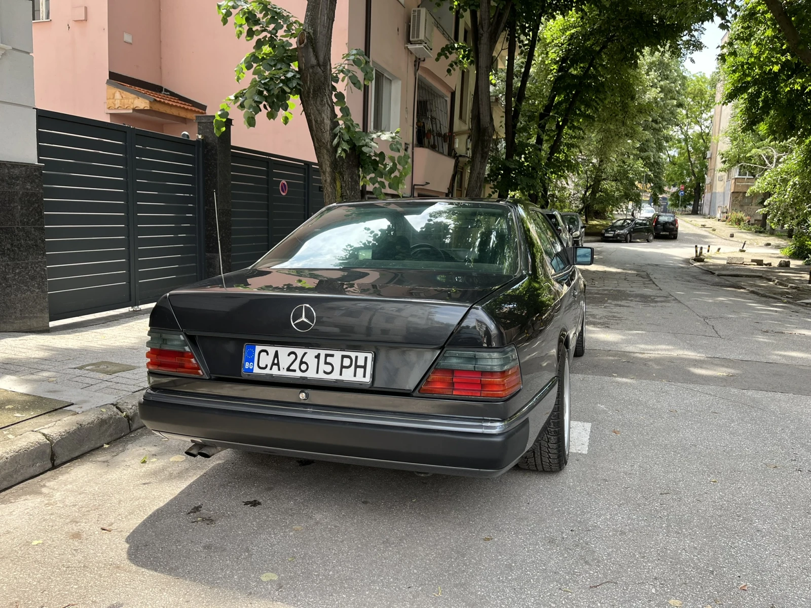 Mercedes-Benz 124 200CE, снимка 5 - Автомобили и джипове - 54663605