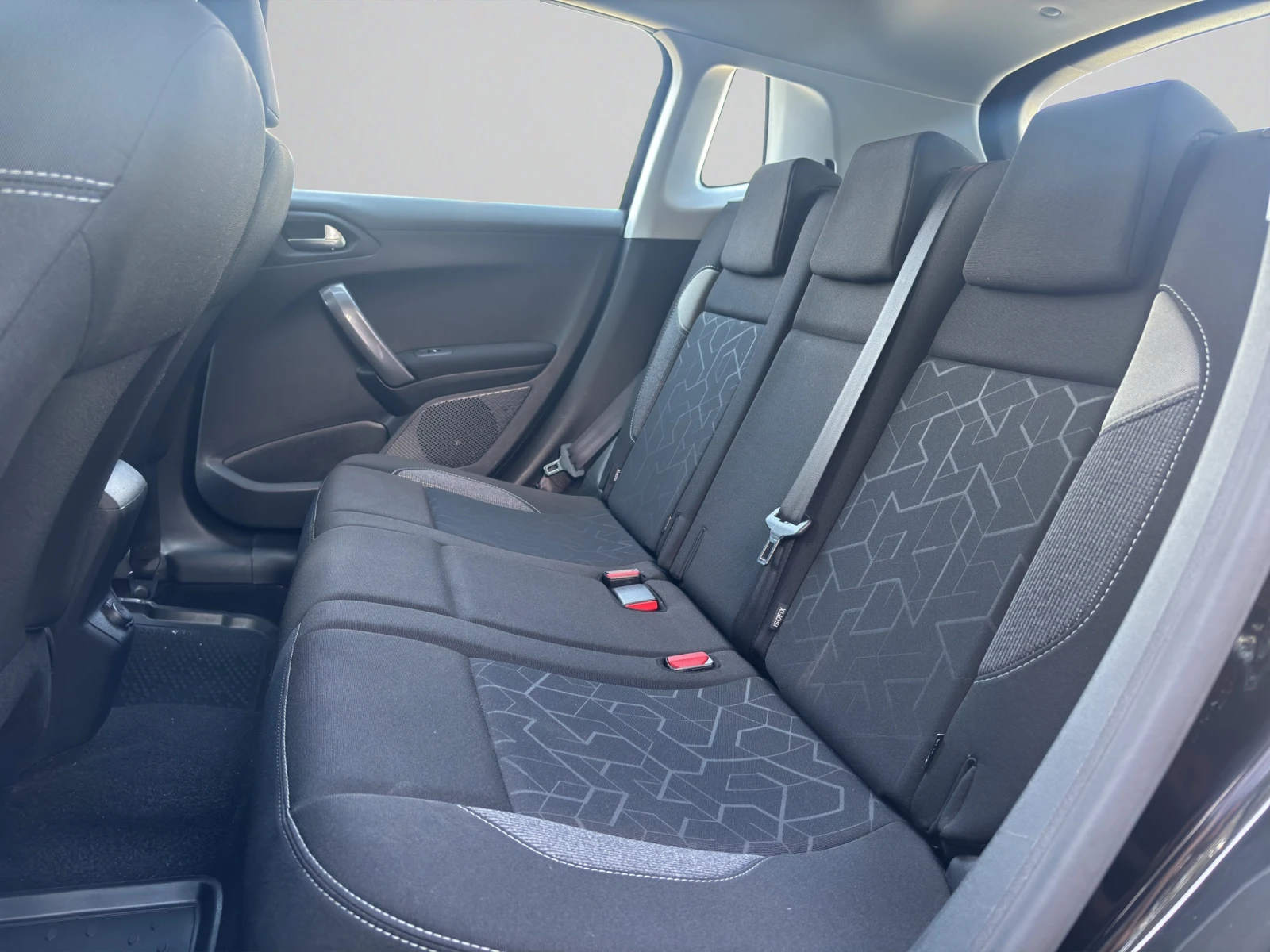 Peugeot 2008 ACTIVE 1.2 e-THP 110 EAT6 ������ 2 �. �������� | Mobile.bg � ����������� 12