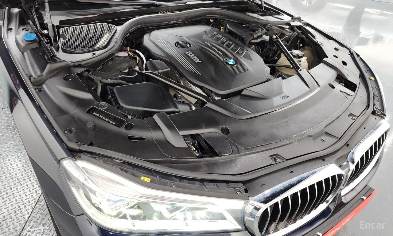 BMW 730 LONG* M-SPORT* LASER* DISTRONIC* HEAD-UP* 360 CAM, снимка 6 - Автомобили и джипове - 54917788