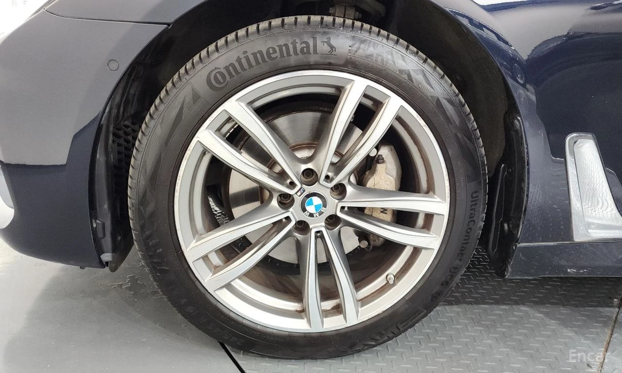 BMW 730 LONG* M-SPORT* LASER* DISTRONIC* HEAD-UP* 360 CAM, снимка 5 - Автомобили и джипове - 54917788