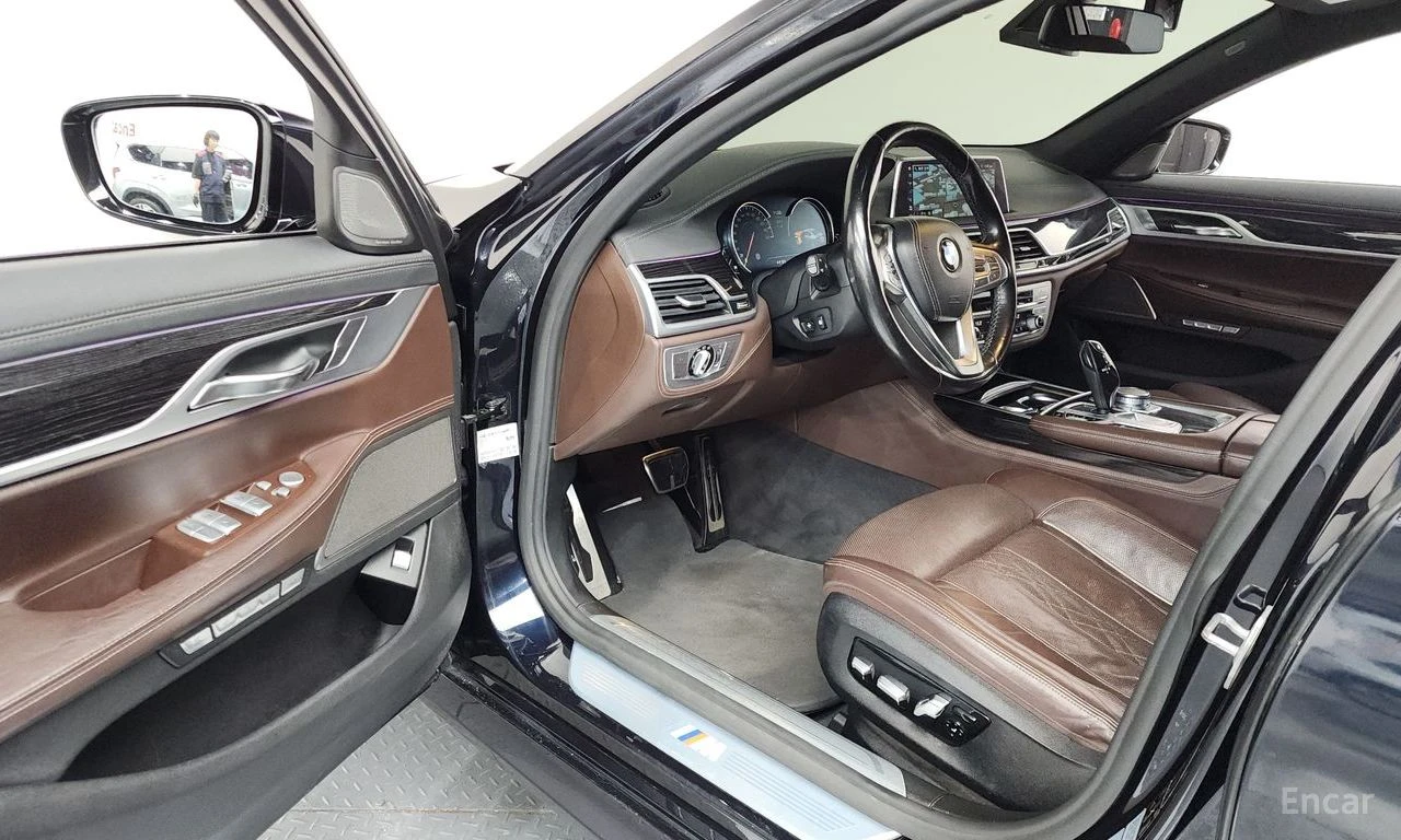 BMW 730 LONG* M-SPORT* LASER* DISTRONIC* HEAD-UP* 360 CAM, снимка 8 - Автомобили и джипове - 54917788