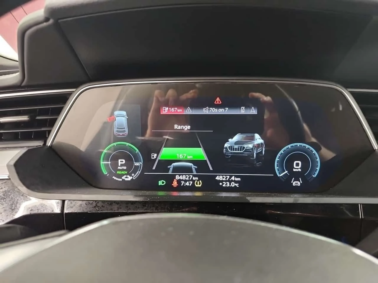 Audi E-Tron  TECHNIK | ЦЕНА ДО БЪЛГАРИЯ | 360 | 2 КЛЮЧА , снимка 9 - Автомобили и джипове - 55165405