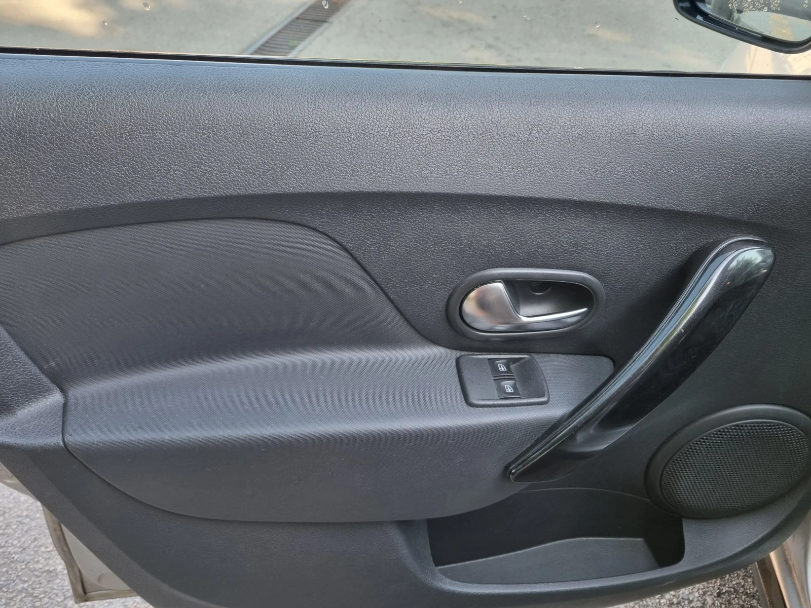 Dacia Sandero 0.900Tce STEPWAY Климатроник+ Камера, снимка 16 - Автомобили и джипове - 55228602