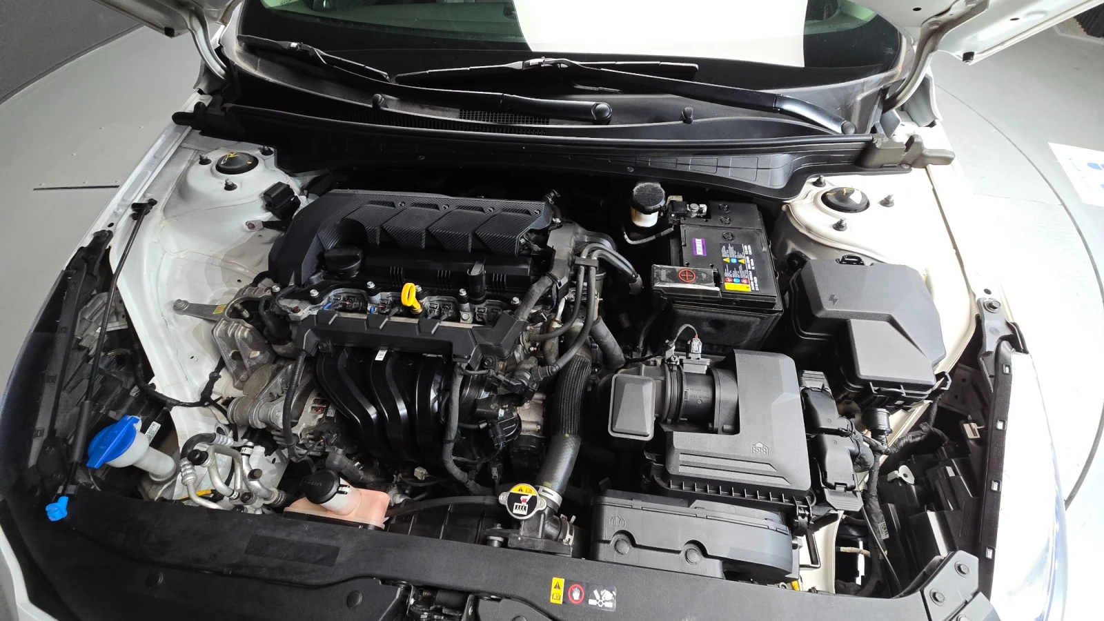 Hyundai Elantra AVANTE| ���������| ���� | LANE ASSIST| ���� �� �� | Mobile.bg � ����������� 7
