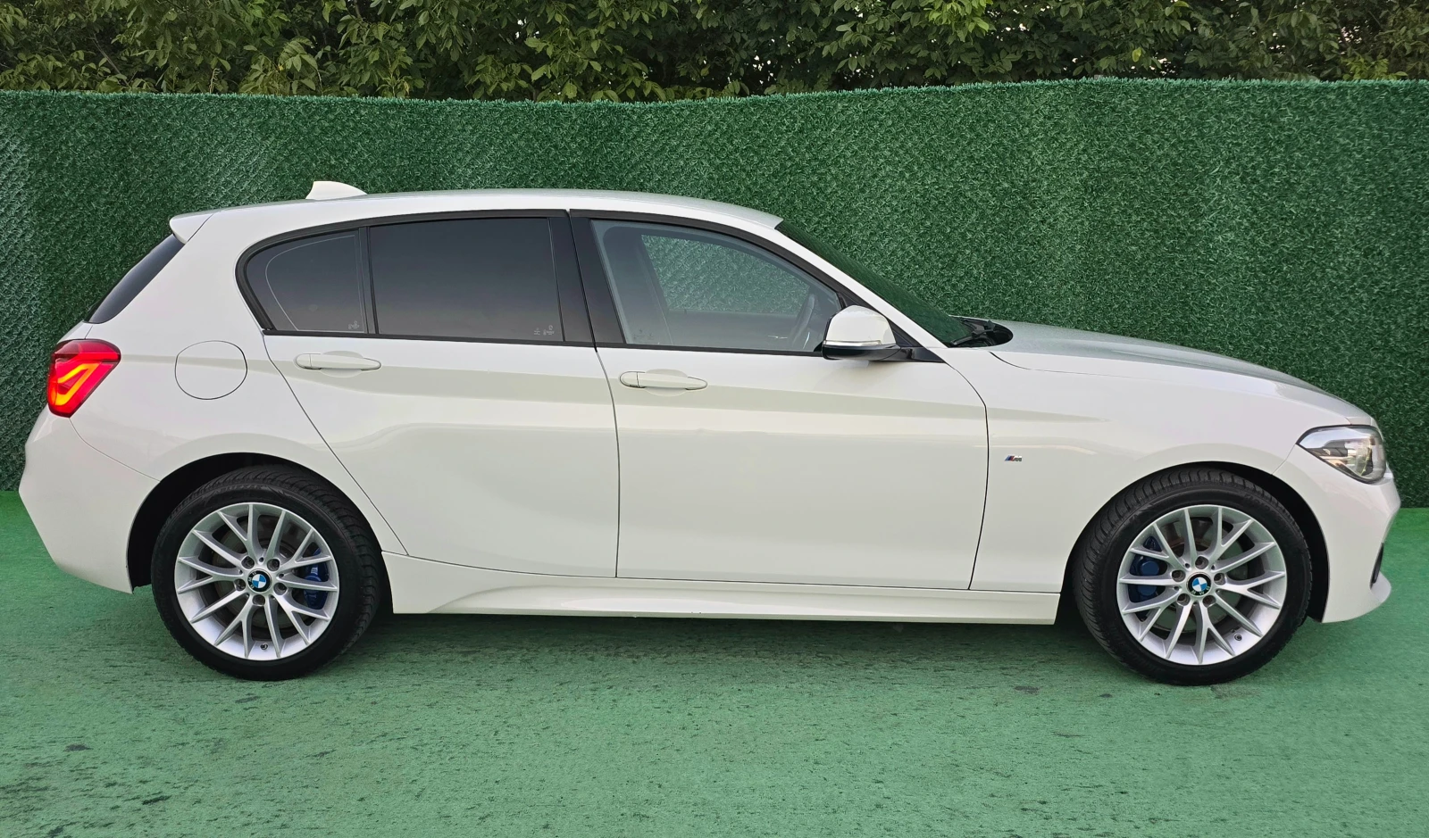 BMW 120 2.0D* 190кс* M-PACK* X-DRIVE, снимка 4 - Автомобили и джипове - 55468499