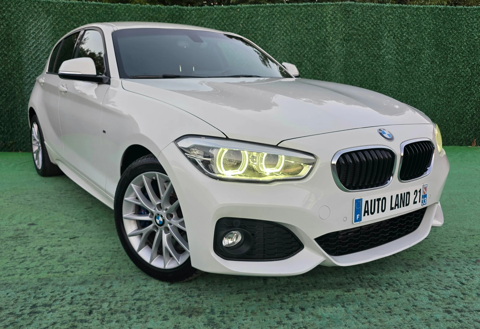 BMW 120 2.0D* 190кс* M-PACK* X-DRIVE, снимка 3 - Автомобили и джипове - 55468499
