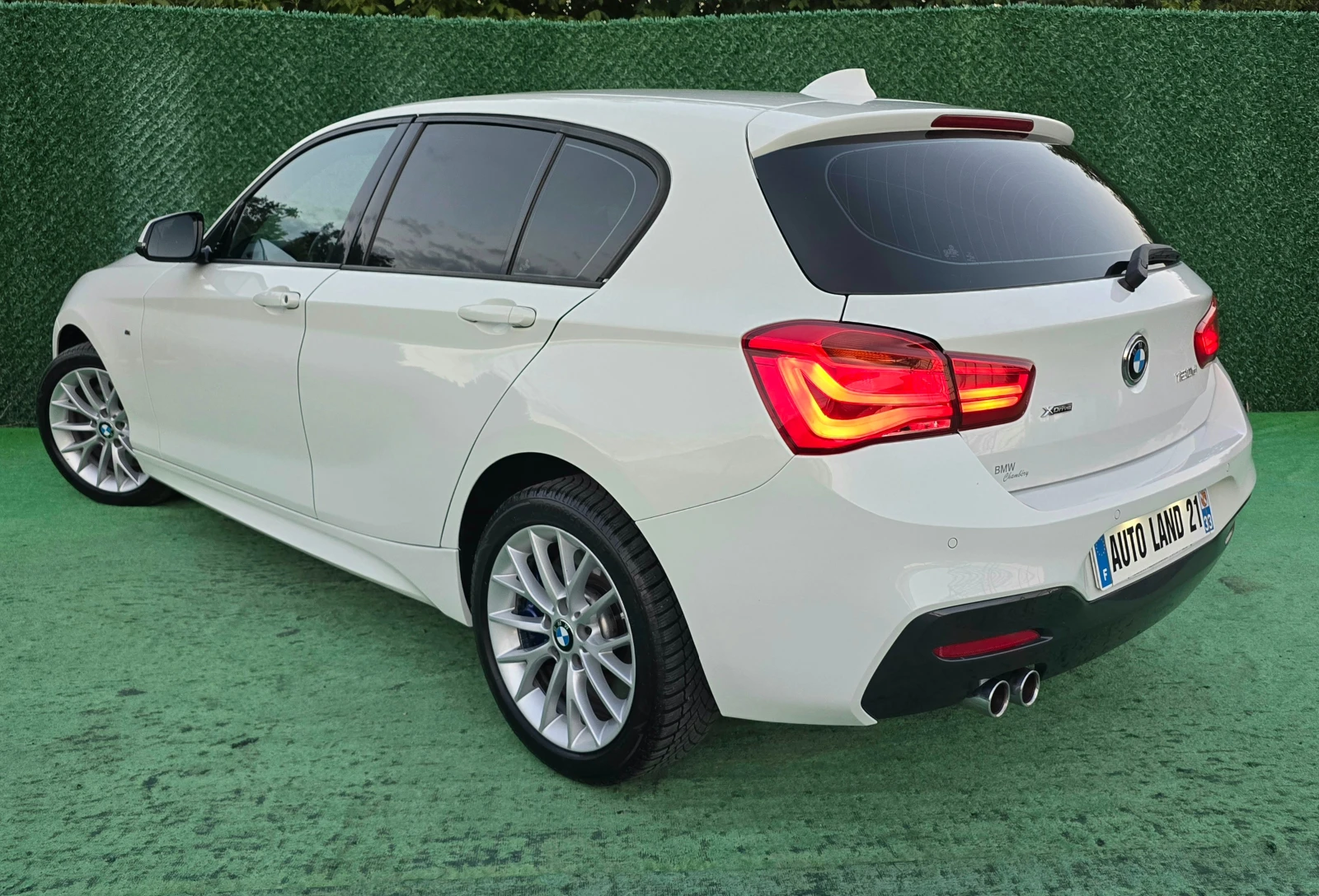 BMW 120 2.0D* 190кс* M-PACK* X-DRIVE, снимка 7 - Автомобили и джипове - 55468499