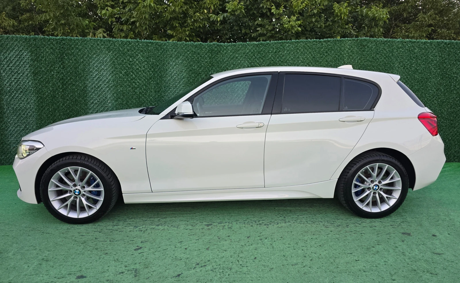 BMW 120 2.0D* 190кс* M-PACK* X-DRIVE, снимка 6 - Автомобили и джипове - 55468499
