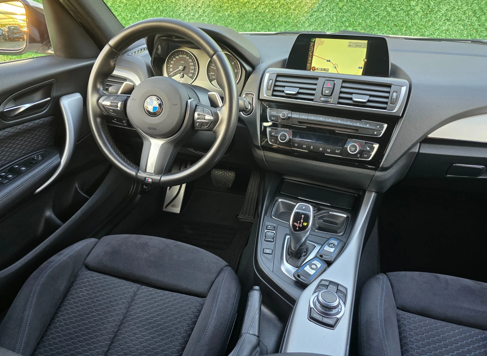 BMW 120 2.0D* 190кс* M-PACK* X-DRIVE, снимка 14 - Автомобили и джипове - 55468499