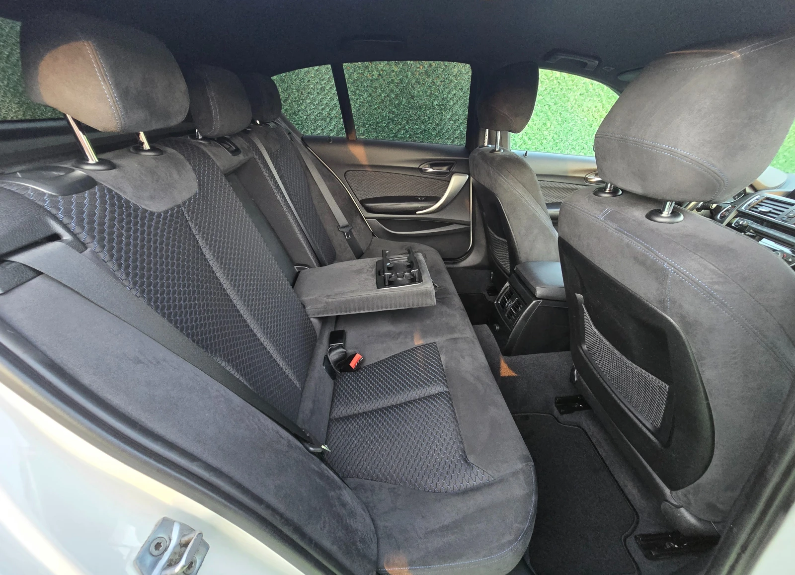 BMW 120 2.0D* 190кс* M-PACK* X-DRIVE, снимка 10 - Автомобили и джипове - 55468499
