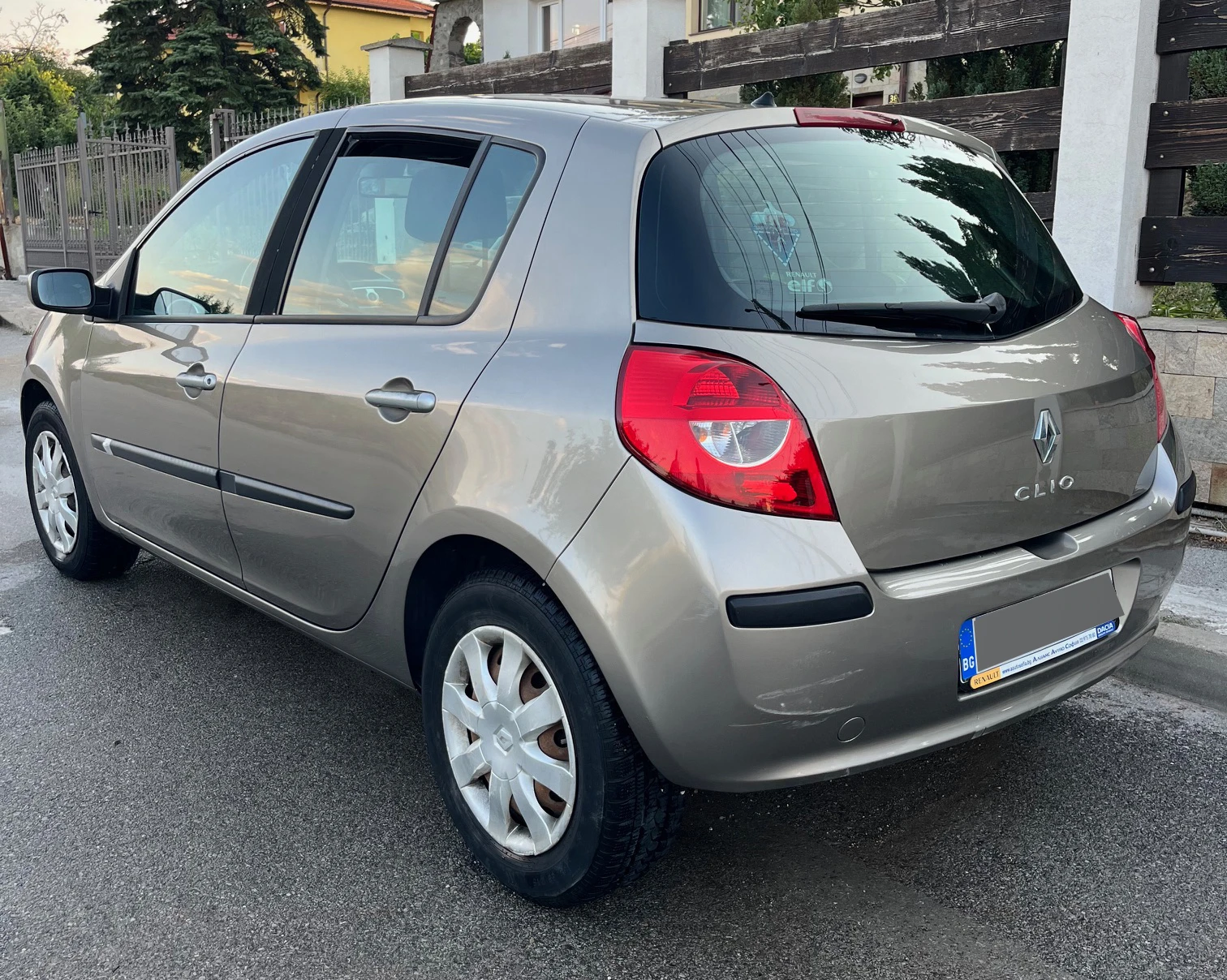 Renault Clio 1.4 16V, снимка 3 - Автомобили и джипове - 55558567