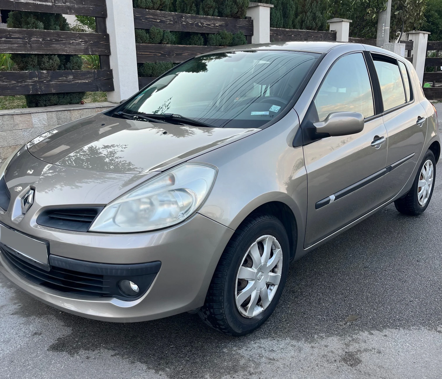 Renault Clio 1.4 16V, снимка 2 - Автомобили и джипове - 55558567