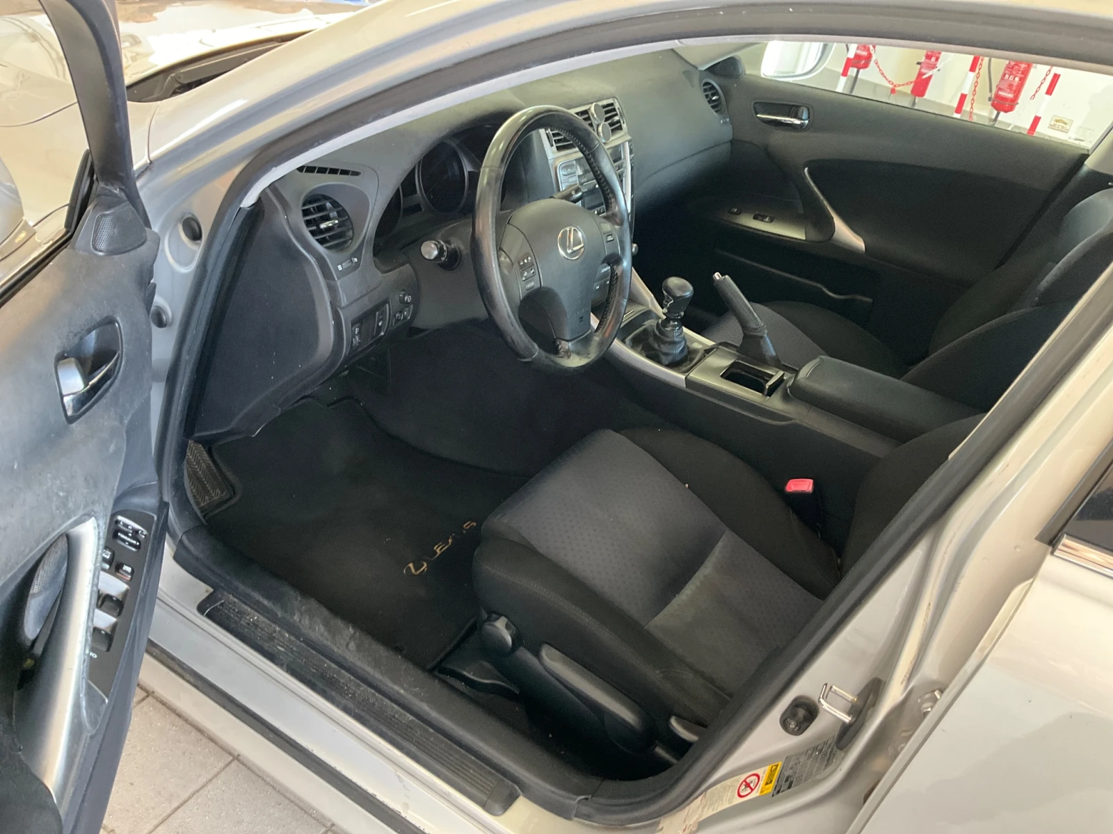 Lexus IS 220d, снимка 13 - Автомобили и джипове - 55742929