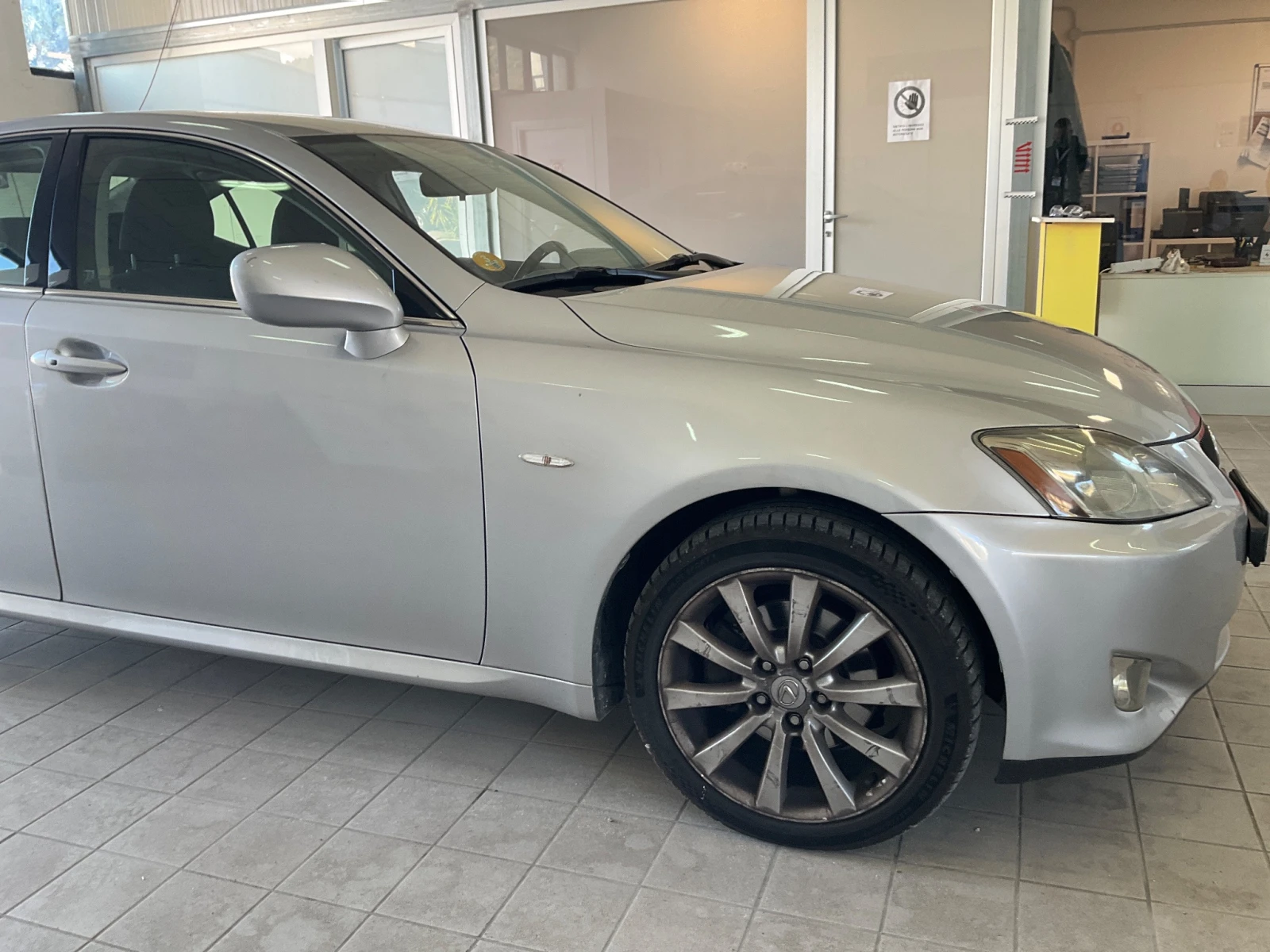 Lexus IS 220d, снимка 6 - Автомобили и джипове - 55742929
