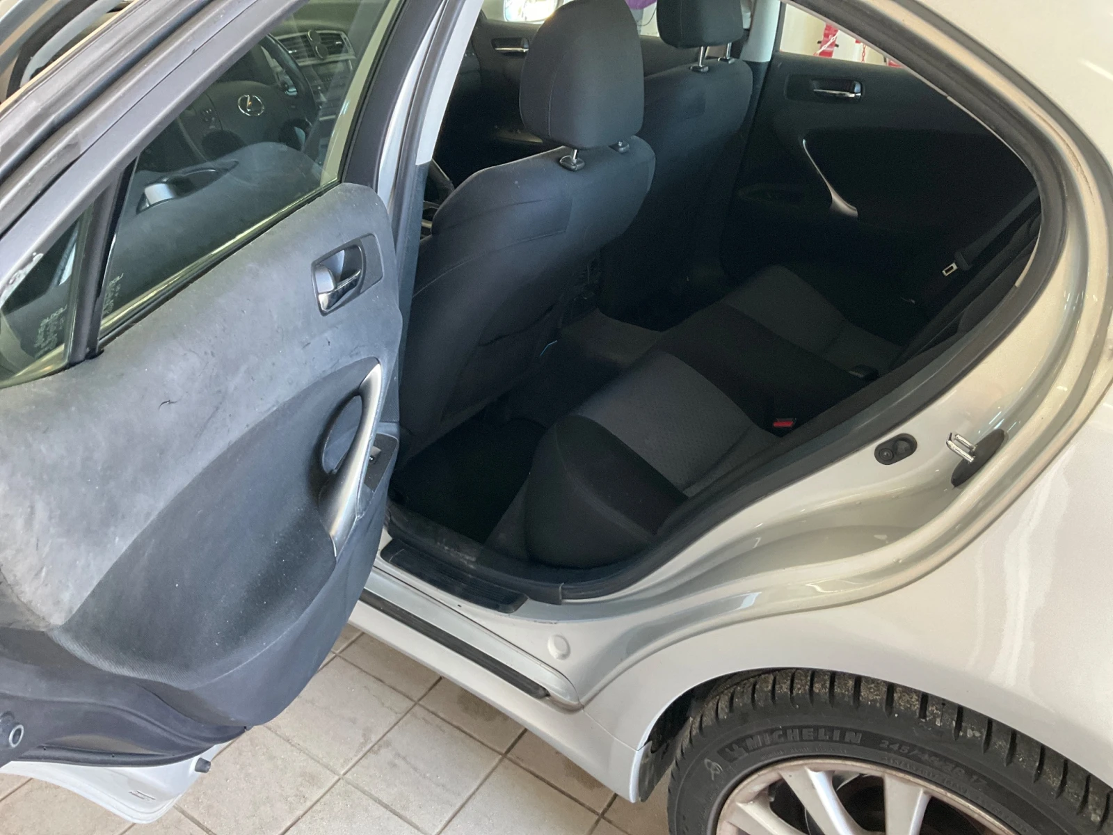 Lexus IS 220d, снимка 14 - Автомобили и джипове - 55742929