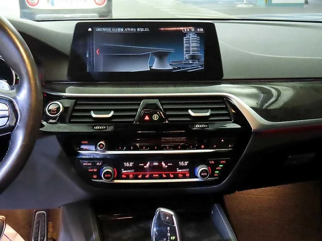 BMW 530 D * M SPORT * HEAD UP * ОБДУХВАНЕ * 360 КАМЕРА * , снимка 9 - Автомобили и джипове - 56075987