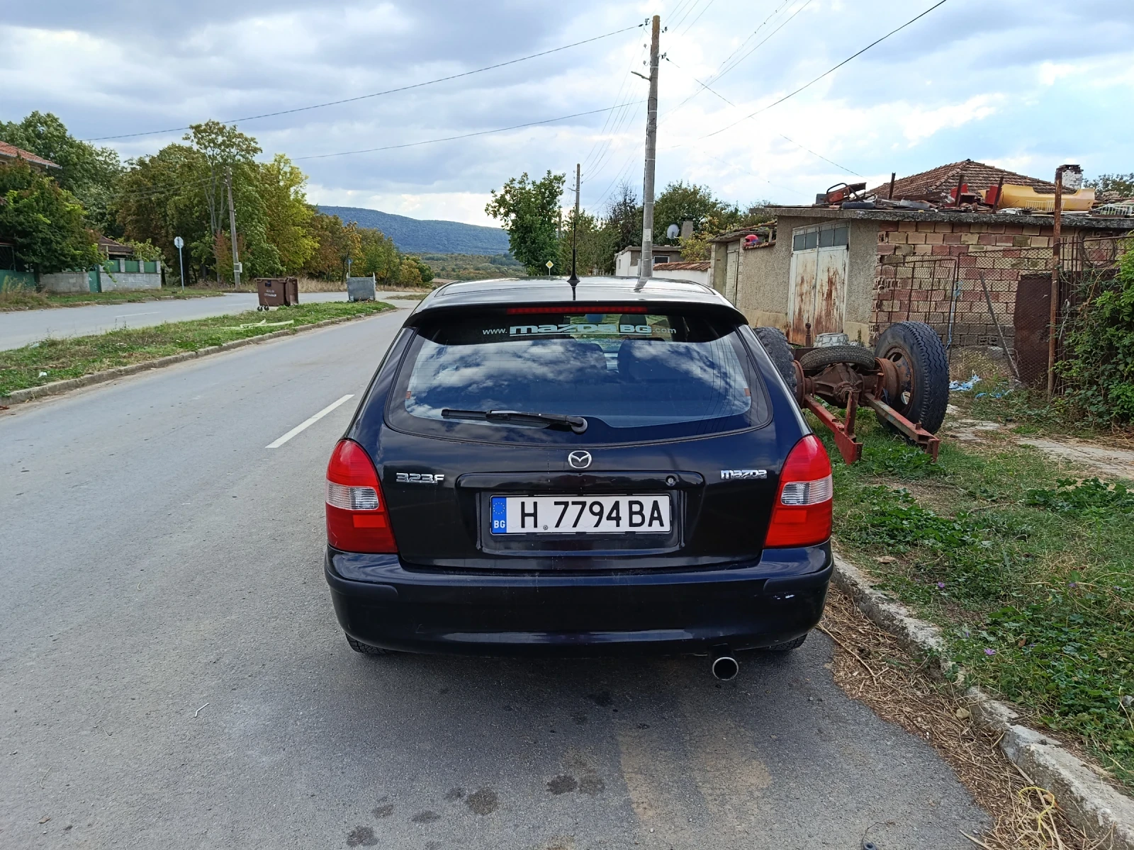 Mazda 323, снимка 6 - Автомобили и джипове - 56589499