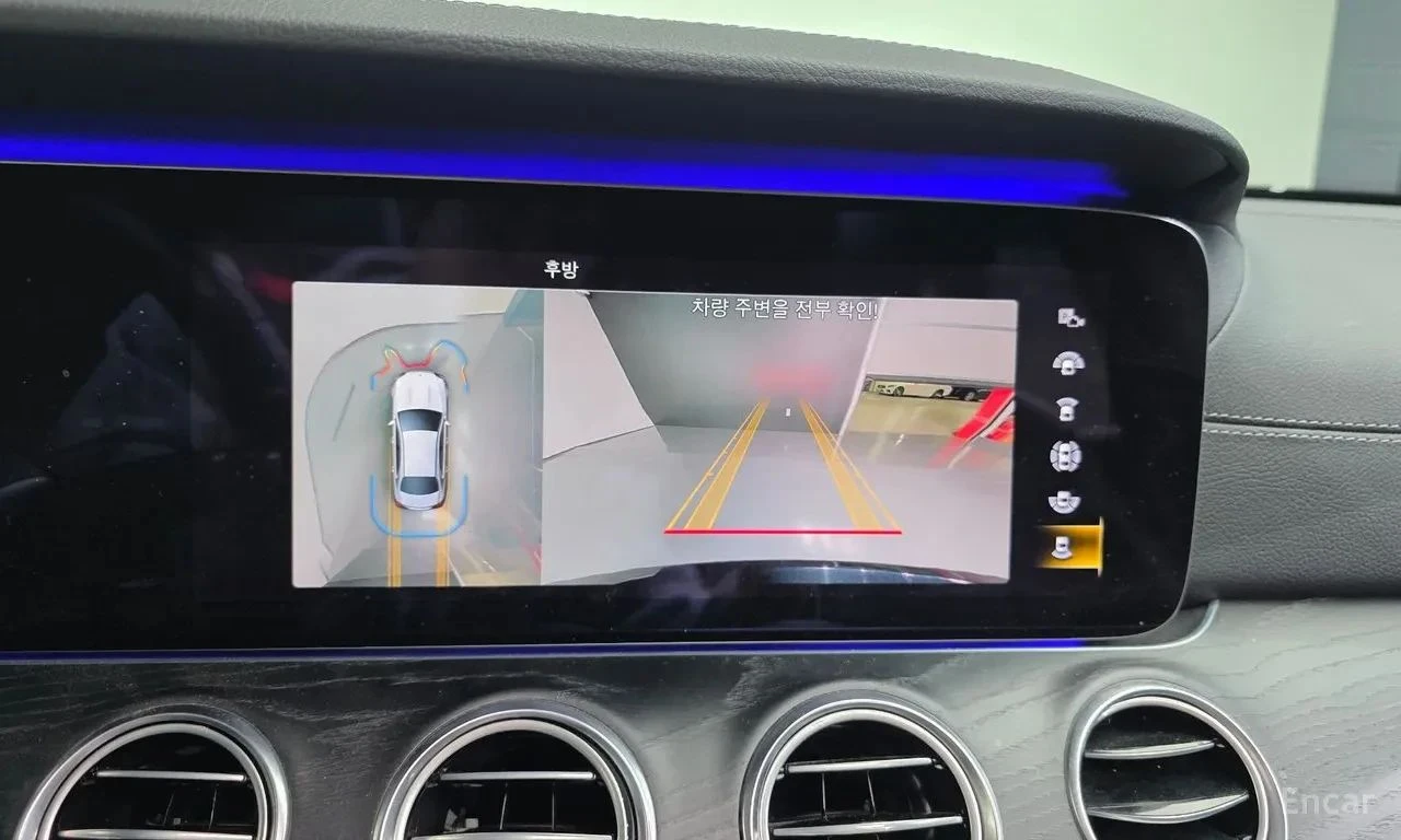 Mercedes-Benz E 220, снимка 14 - Автомобили и джипове - 56726897
