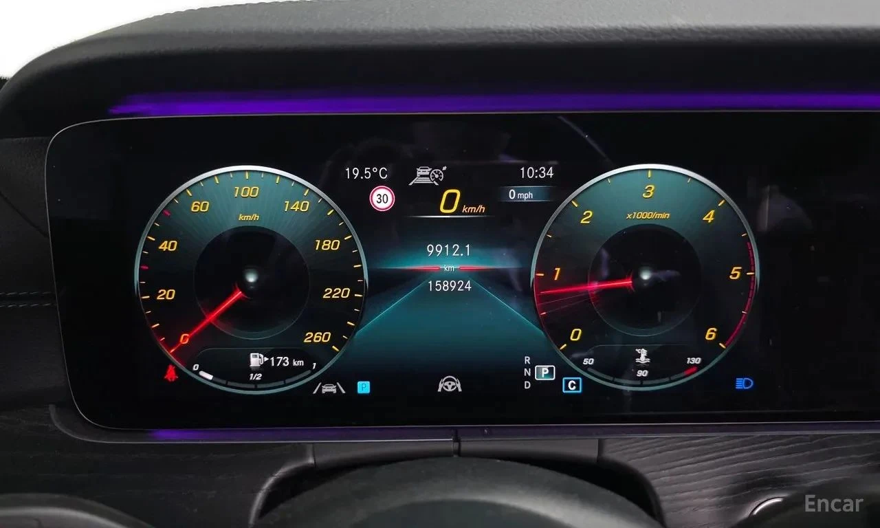 Mercedes-Benz E 220, снимка 11 - Автомобили и джипове - 56726897