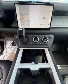 Land Rover Defender 110 P300 S AWD * 360 CAMERA * DISTRONIC * CARFAX *, снимка 11