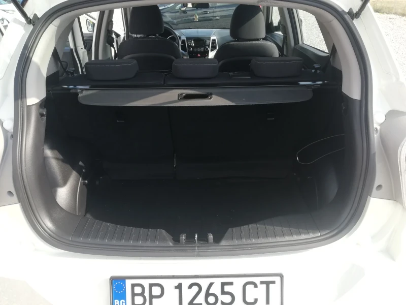 SsangYong Tivoli 1.6I KLIMA IT., снимка 11 - Автомобили и джипове - 52038836