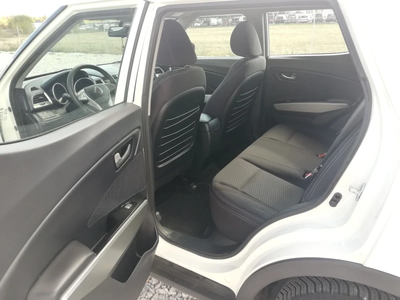 SsangYong Tivoli 1.6I KLIMA IT., снимка 10 - Автомобили и джипове - 52038836