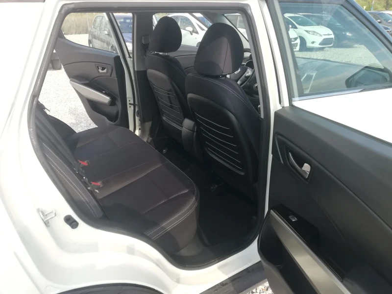 SsangYong Tivoli 1.6I KLIMA IT., снимка 12 - Автомобили и джипове - 52038836
