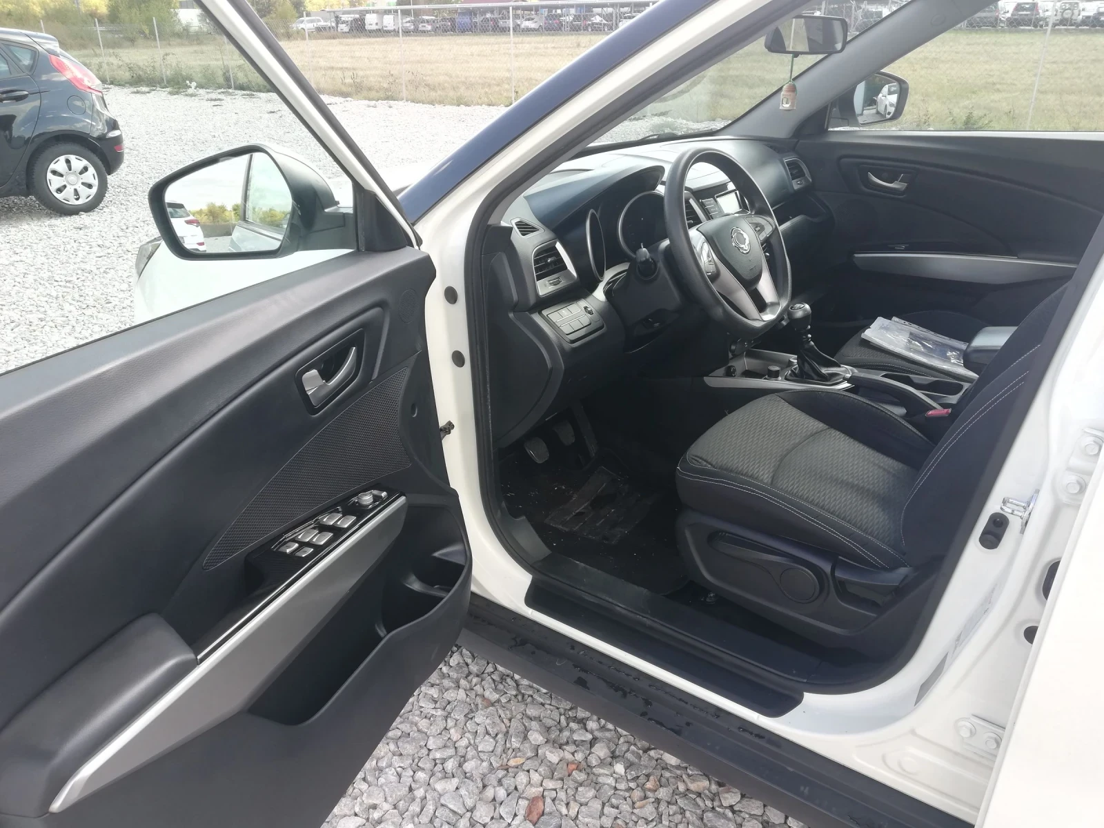 SsangYong Tivoli 1.6I KLIMA IT. | Mobile.bg   9