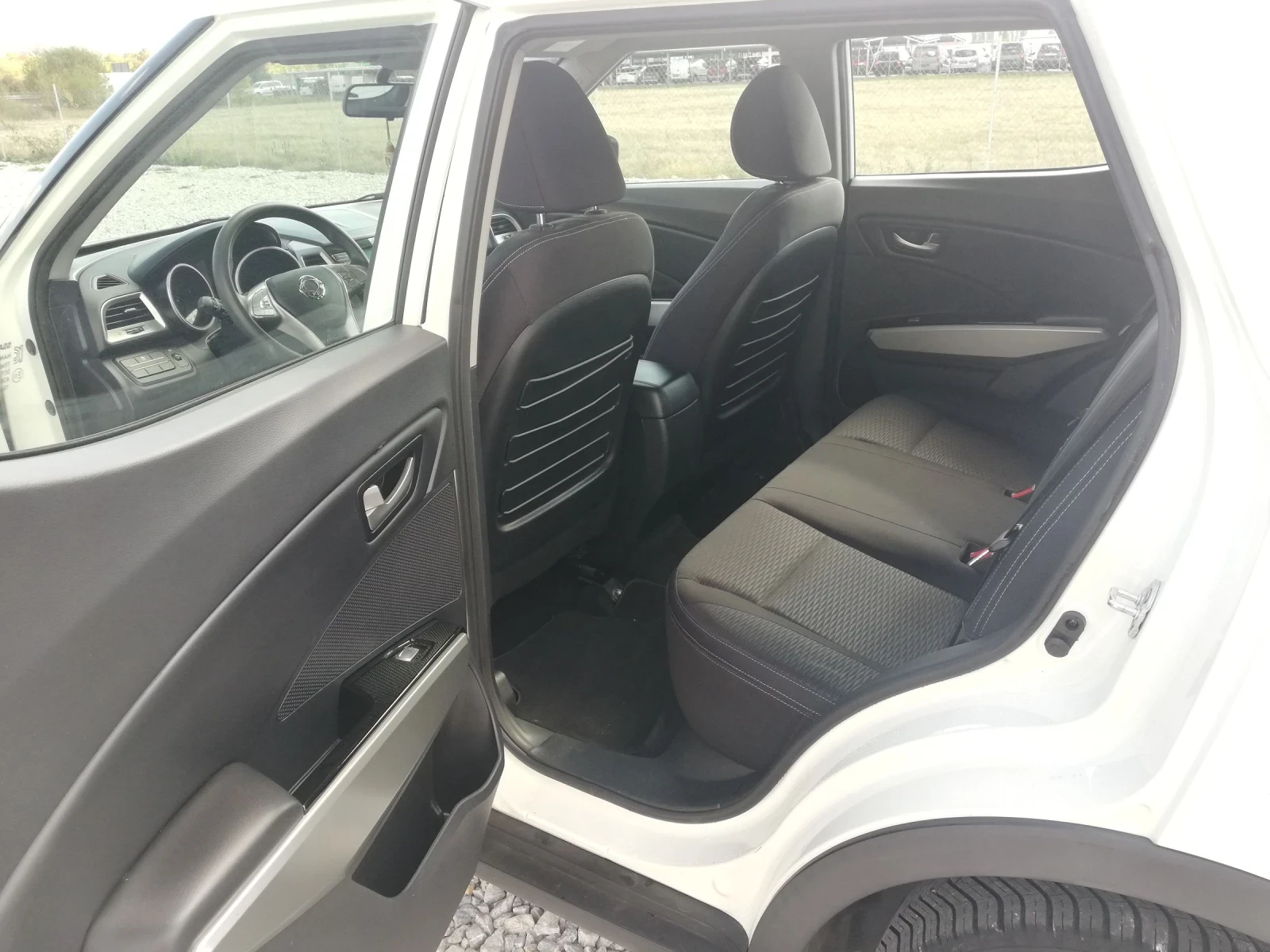 SsangYong Tivoli 1.6I KLIMA IT. | Mobile.bg   10