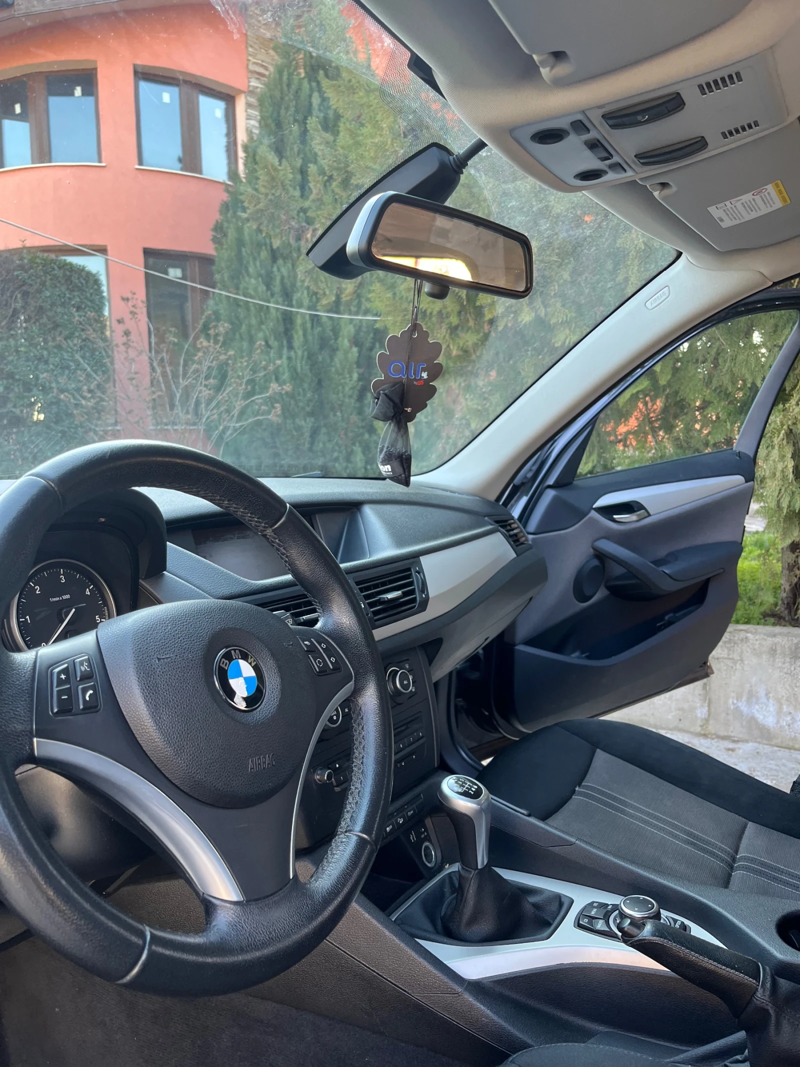 BMW X1, снимка 13 - Автомобили и джипове - 53748670