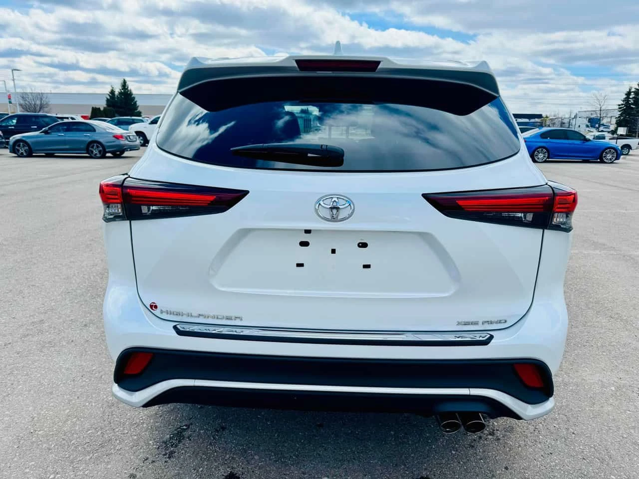 Toyota Highlander * AWD * 1 СОБСТВЕНИК * 2 КЛЮЧА * КАМЕРА, снимка 4 - Автомобили и джипове - 54041194