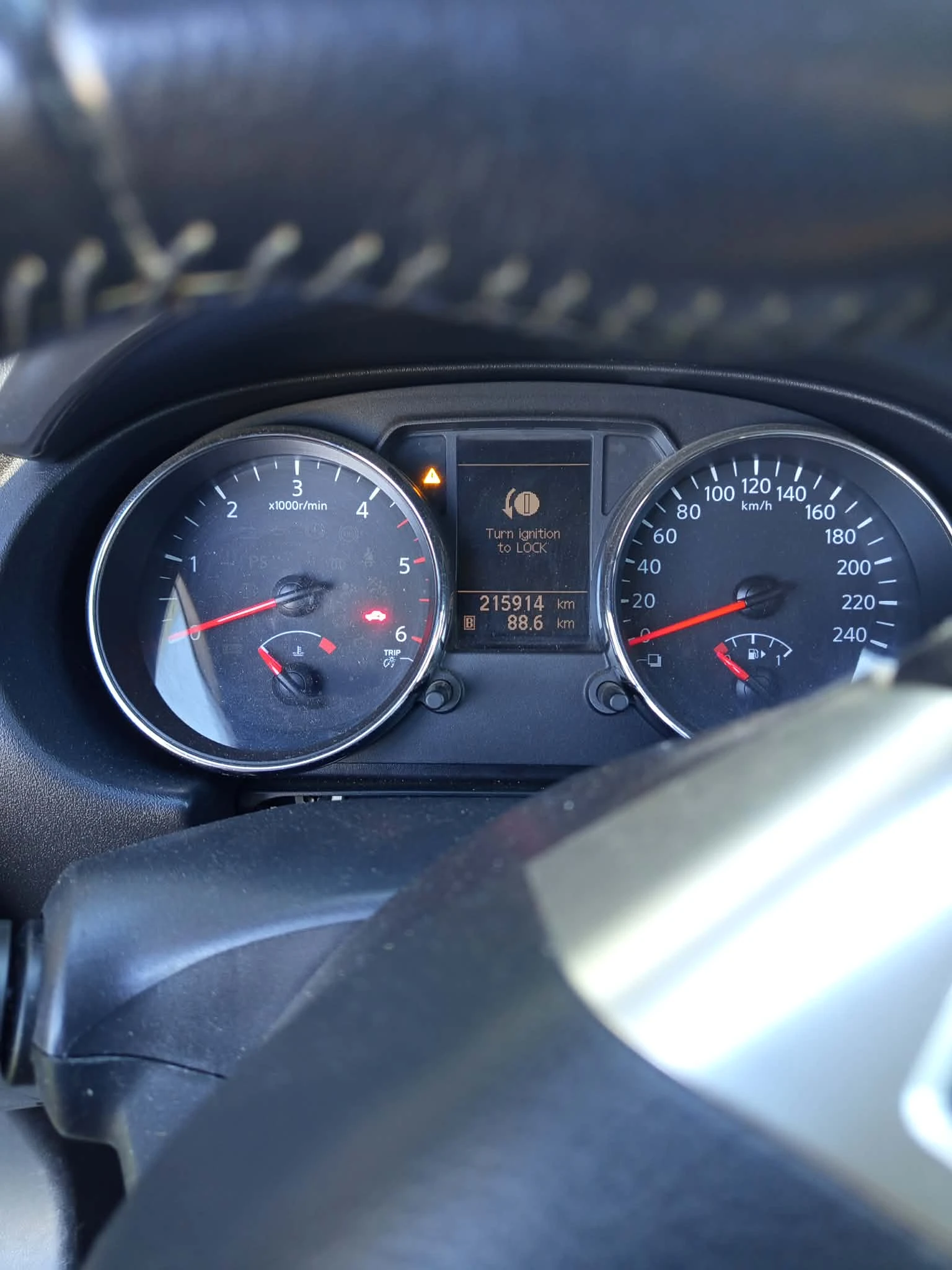 Nissan Qashqai, снимка 10 - Автомобили и джипове - 54370420