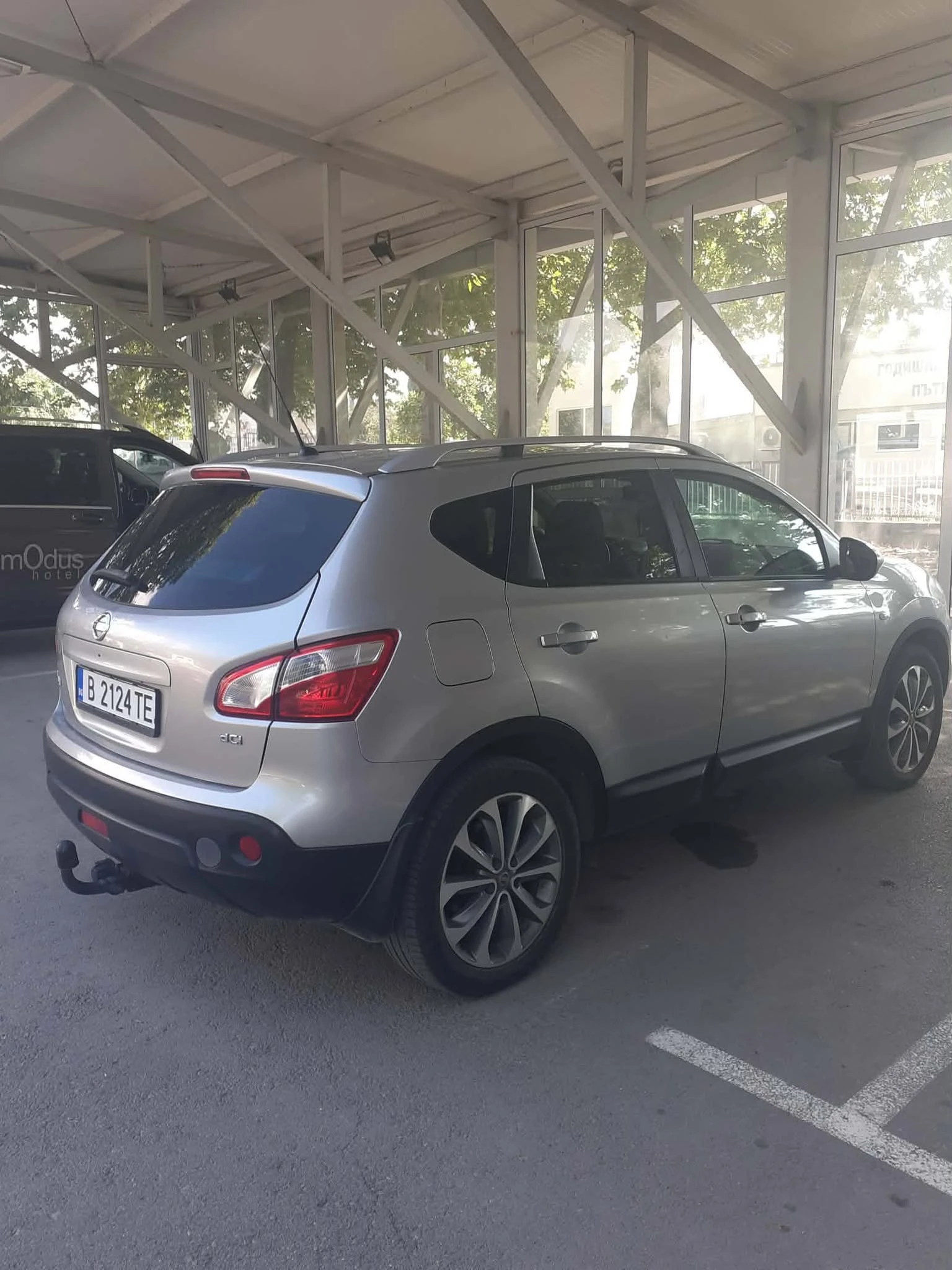 Nissan Qashqai, снимка 16 - Автомобили и джипове - 54370420