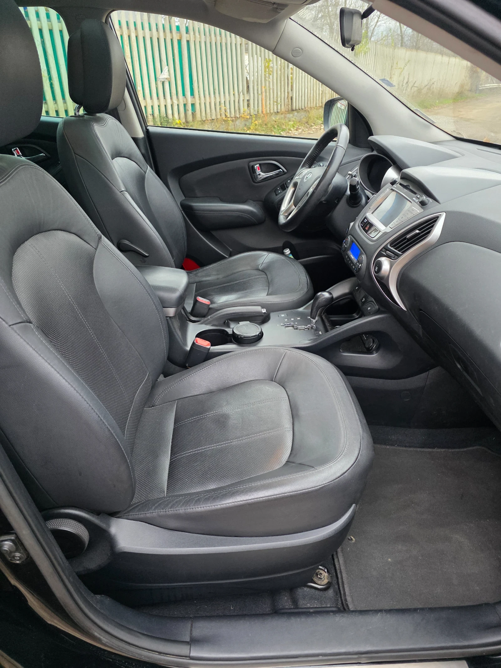 Hyundai IX35 2.0 Crdi 4x4 АВТОМАТИК, снимка 13 - Автомобили и джипове - 55141276
