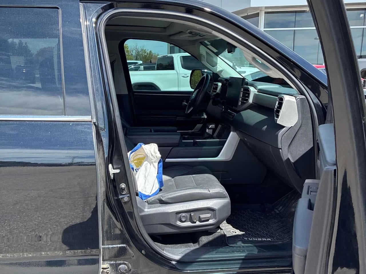 Toyota Tundra * Limited Hybrid * CARFAX * ОПЦИЯ ЗА ФИНАНСИРАНЕ, снимка 10 - Автомобили и джипове - 55199558