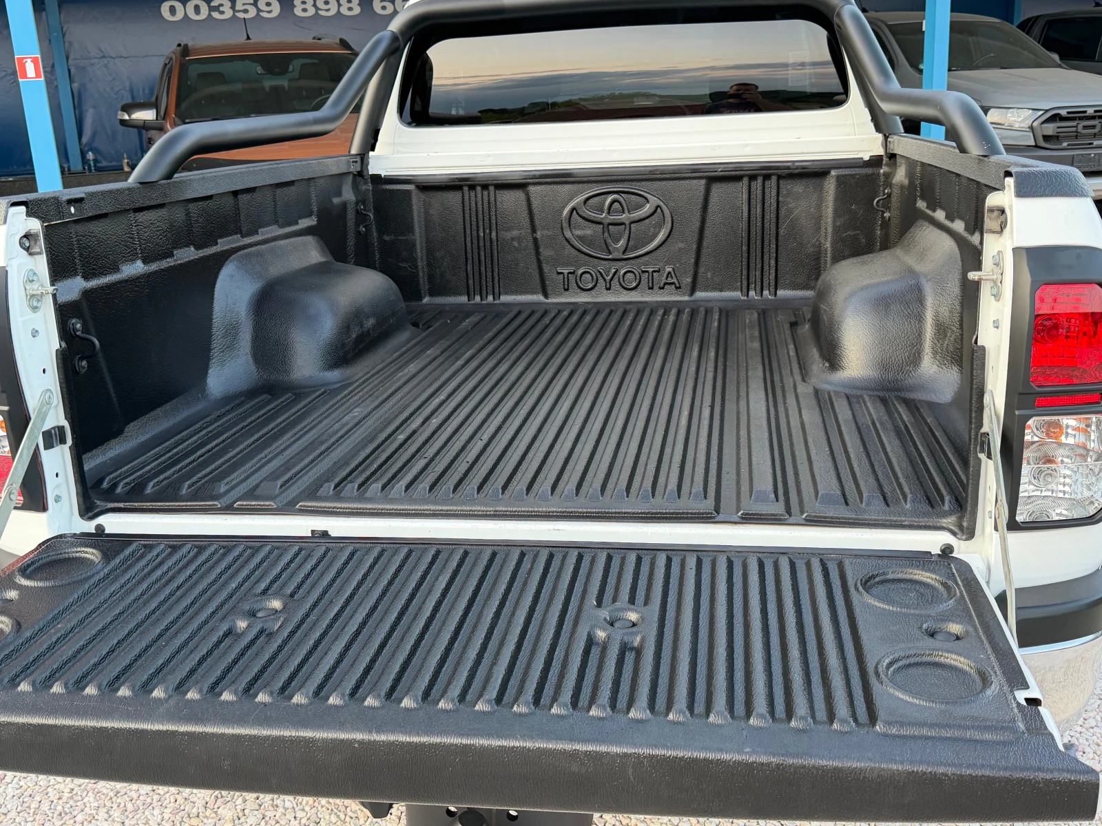 Toyota Hilux 2 години Гаранция, снимка 9 - Автомобили и джипове - 55549572