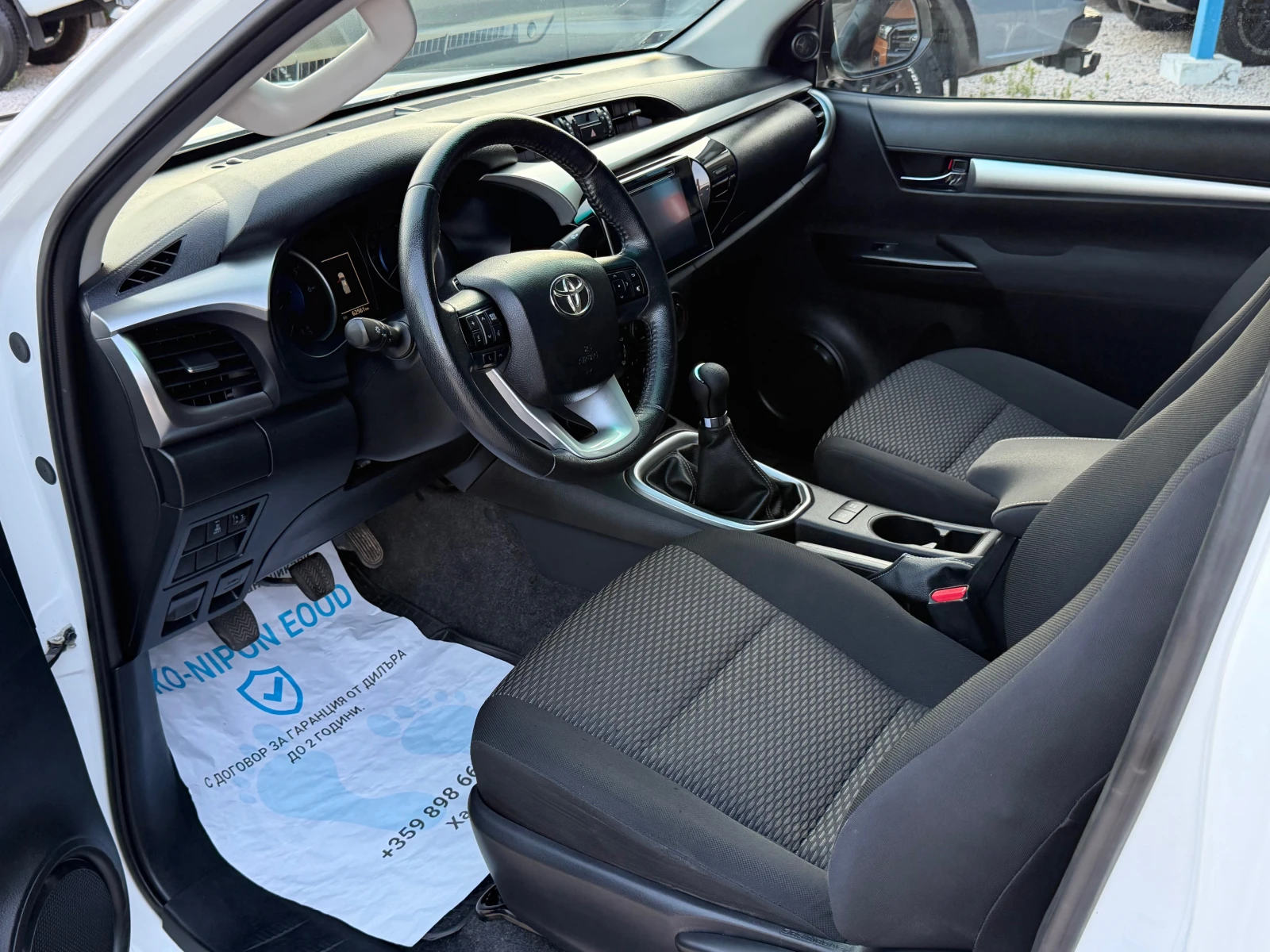 Toyota Hilux 2 години Гаранция, снимка 11 - Автомобили и джипове - 55549572