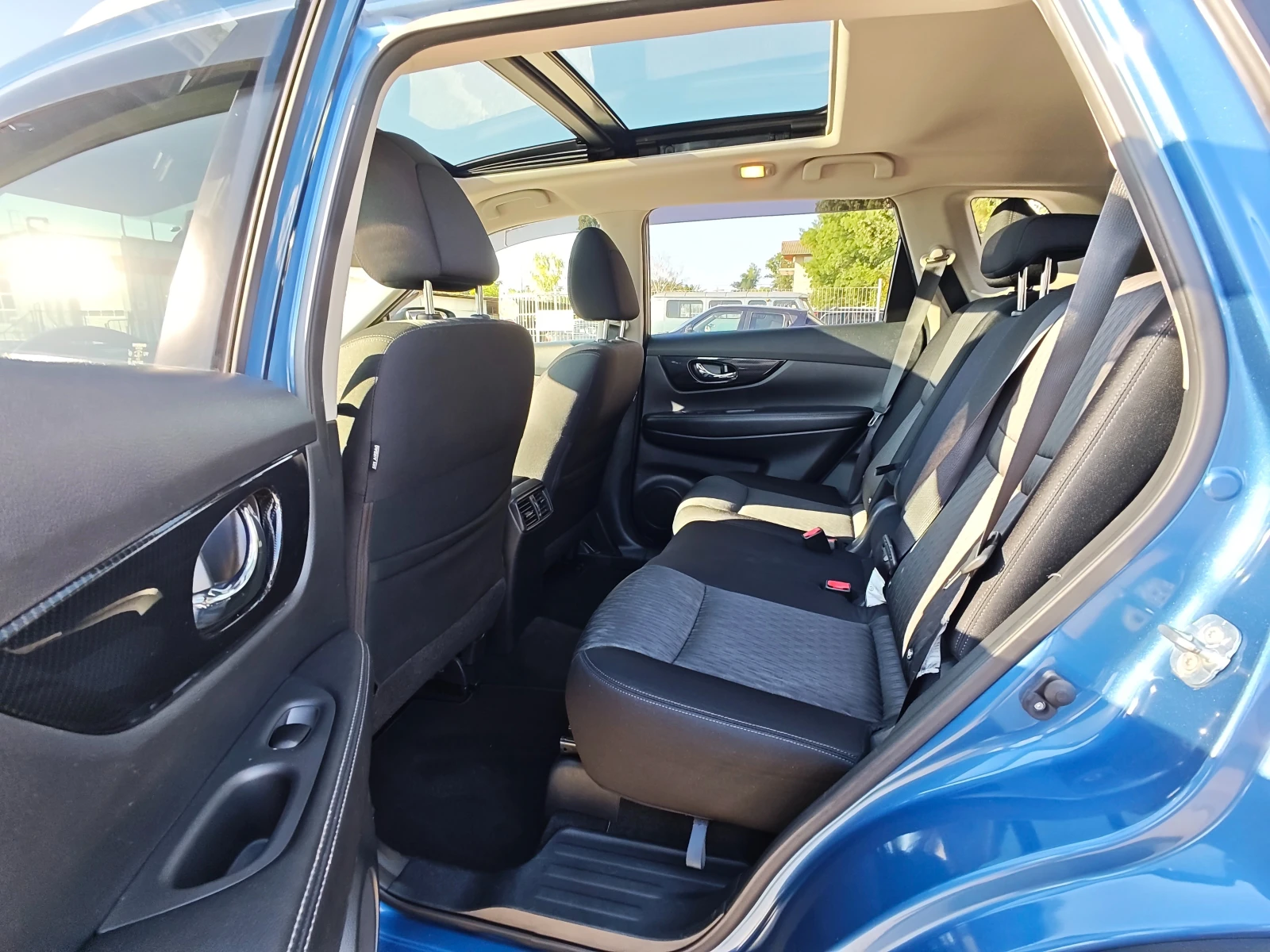 Nissan X-trail 2.0dci 4x4 7места, снимка 11 - Автомобили и джипове - 55595824