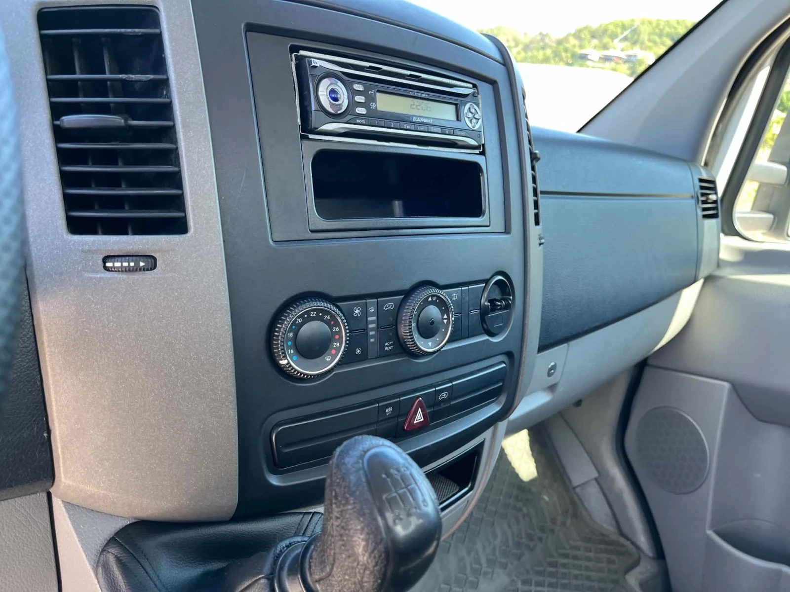 Mercedes-Benz Sprinter 418 3.0 CDI, снимка 11 - Бусове и автобуси - 55509007