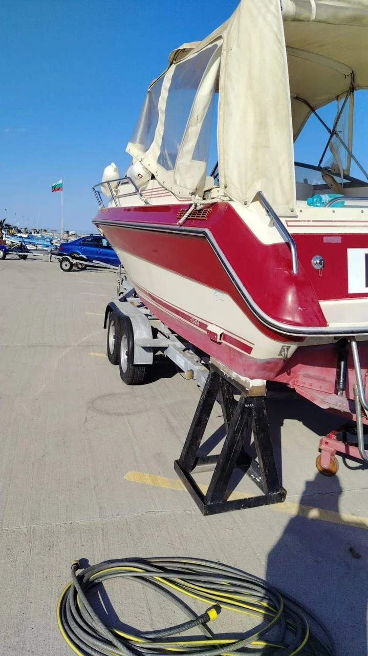 Моторна яхта Sea Ray SORRENTO 21 - изображение 2