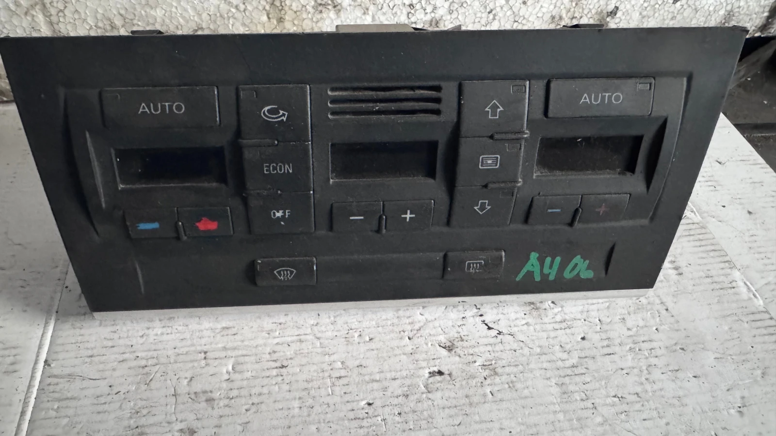   /  /  a Audi A4 -  8E0820043AJ | Mobile.bg   1