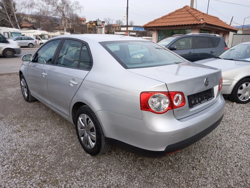 VW Jetta 1.6i, снимка 3 - Автомобили и джипове - 39786569