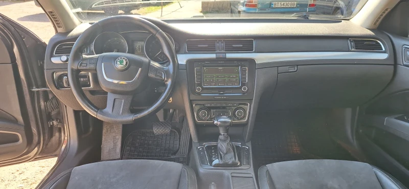 Skoda Superb 3.6 бензин + газ, снимка 12 - Автомобили и джипове - 47930323