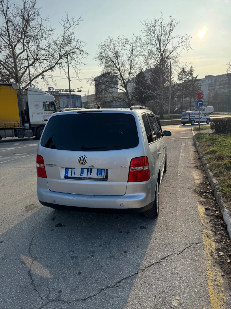 VW Touran 1.9 TDI 105 кс, снимка 3 - Автомобили и джипове - 48786960