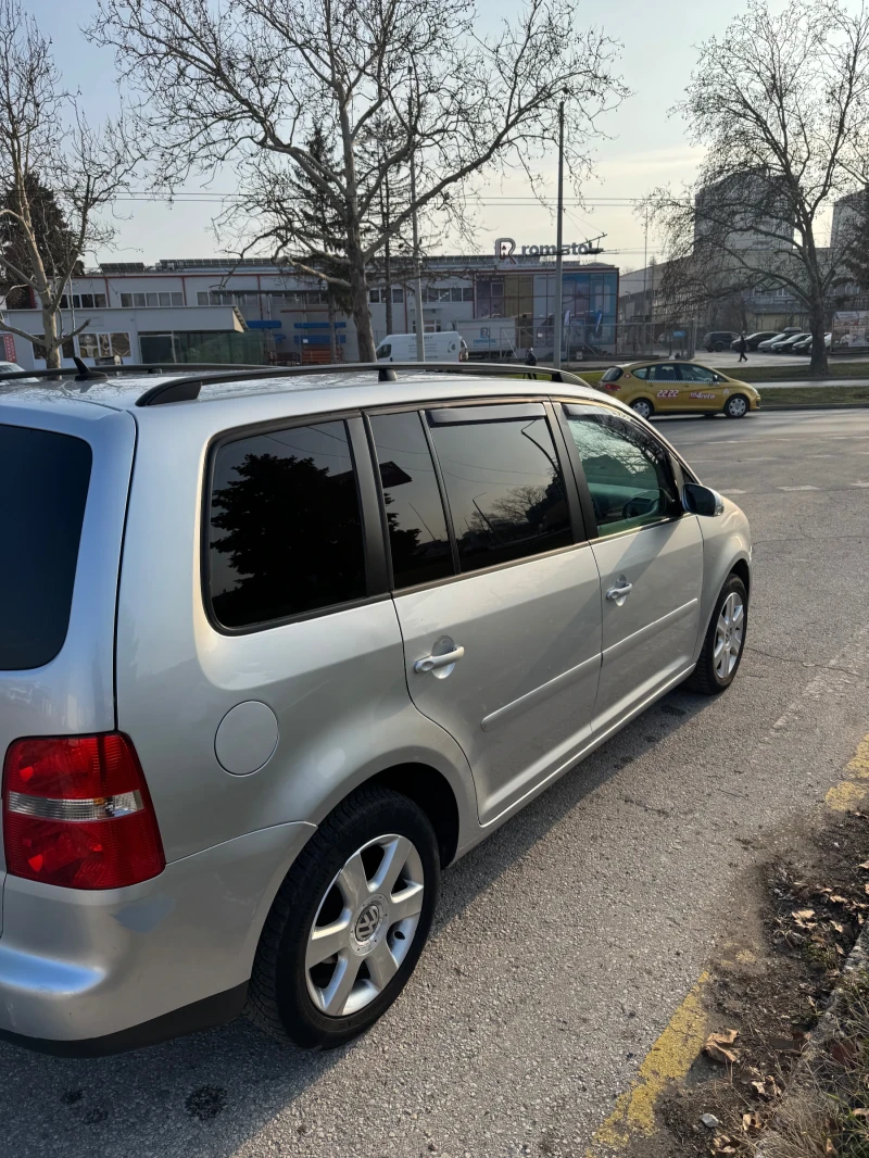 VW Touran 1.9 TDI 105 кс, снимка 4 - Автомобили и джипове - 48786960