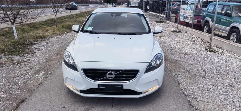 Volvo V40 1.6, снимка 1 - Автомобили и джипове - 49191339